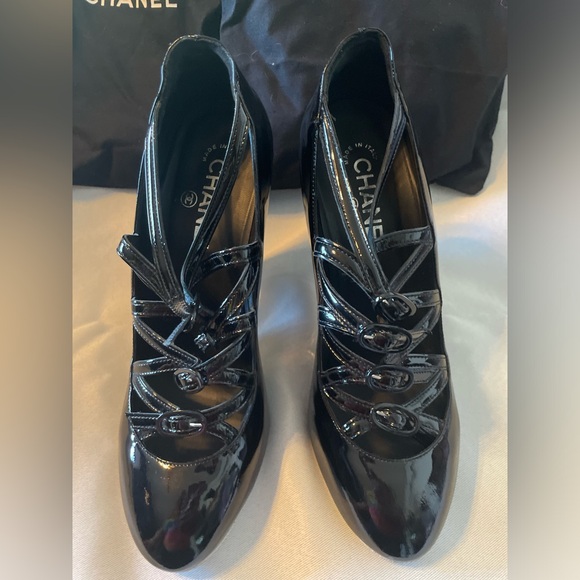 CHANEL PATENT LEATHER WEDGE SHOES - Picture 1 of 12